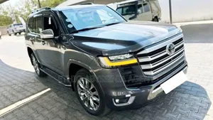 New Land Cruiser Vx for Rent
