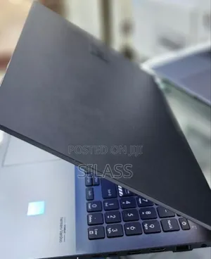 New Laptop Asus VivoBook 15 X505BA 16GB Intel Core I7 SSD 512GB
