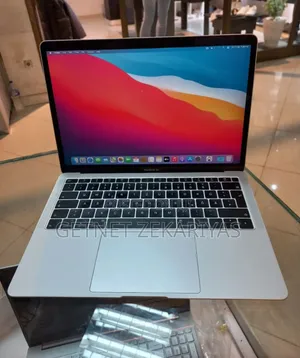 New Laptop Apple MacBook Air 2019 8GB Intel Core I5 SSD 128GB