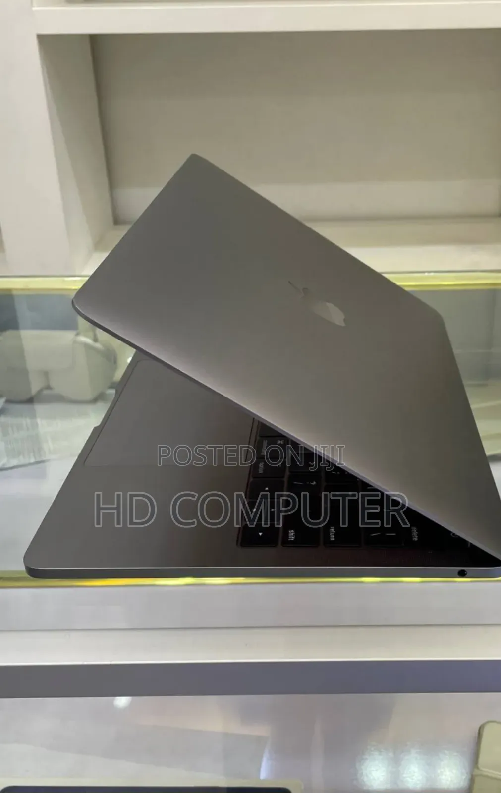 New Laptop Apple MacBook Pro 2017 8GB Intel Core I5 SSD 512GB