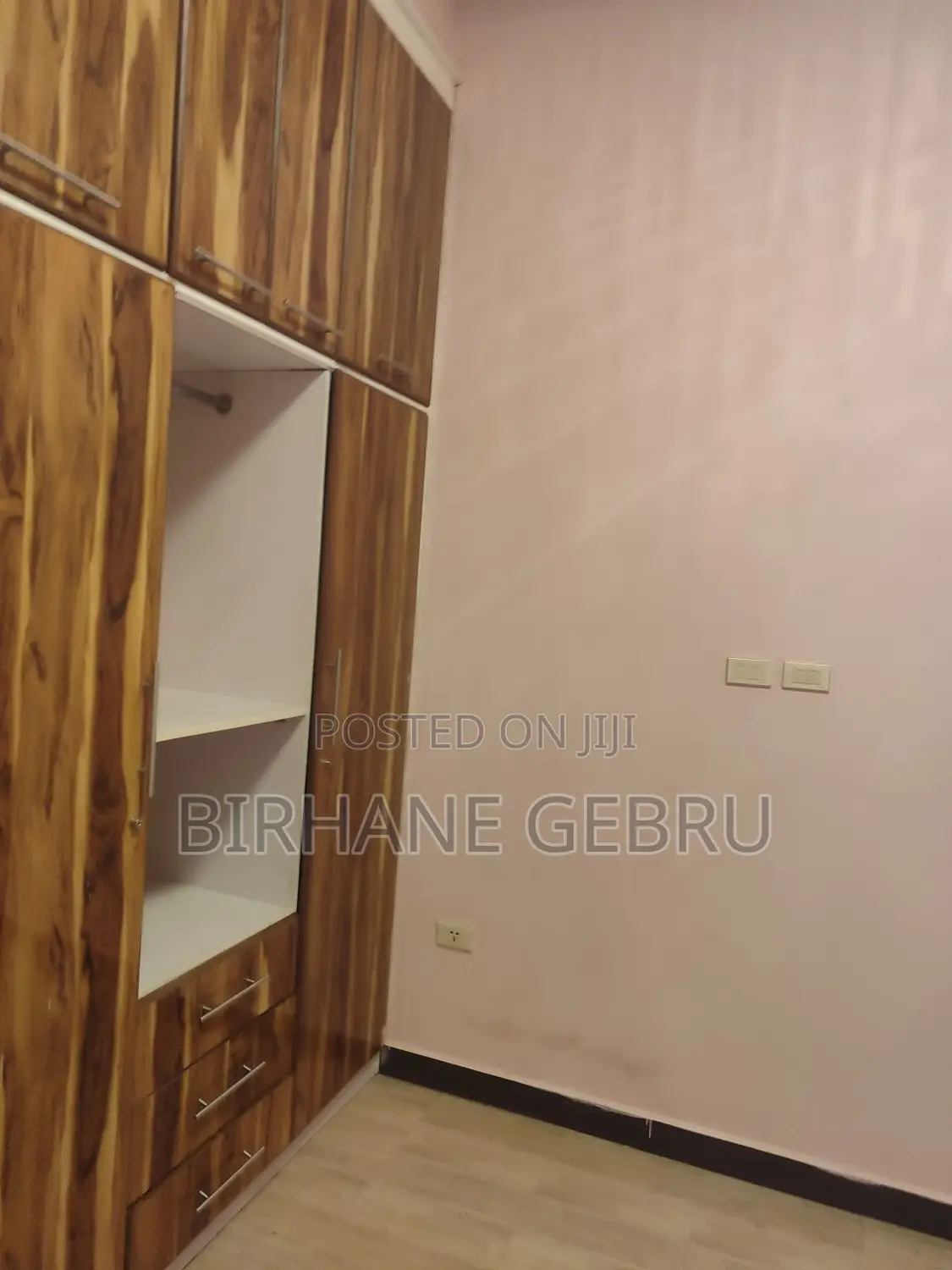 5bdrm Villa in Villa House, Bole for rent