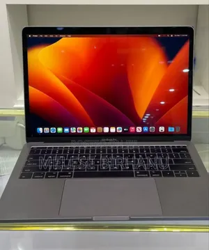 New Laptop Apple MacBook Pro 2017 8GB Intel Core I5 SSD 512GB