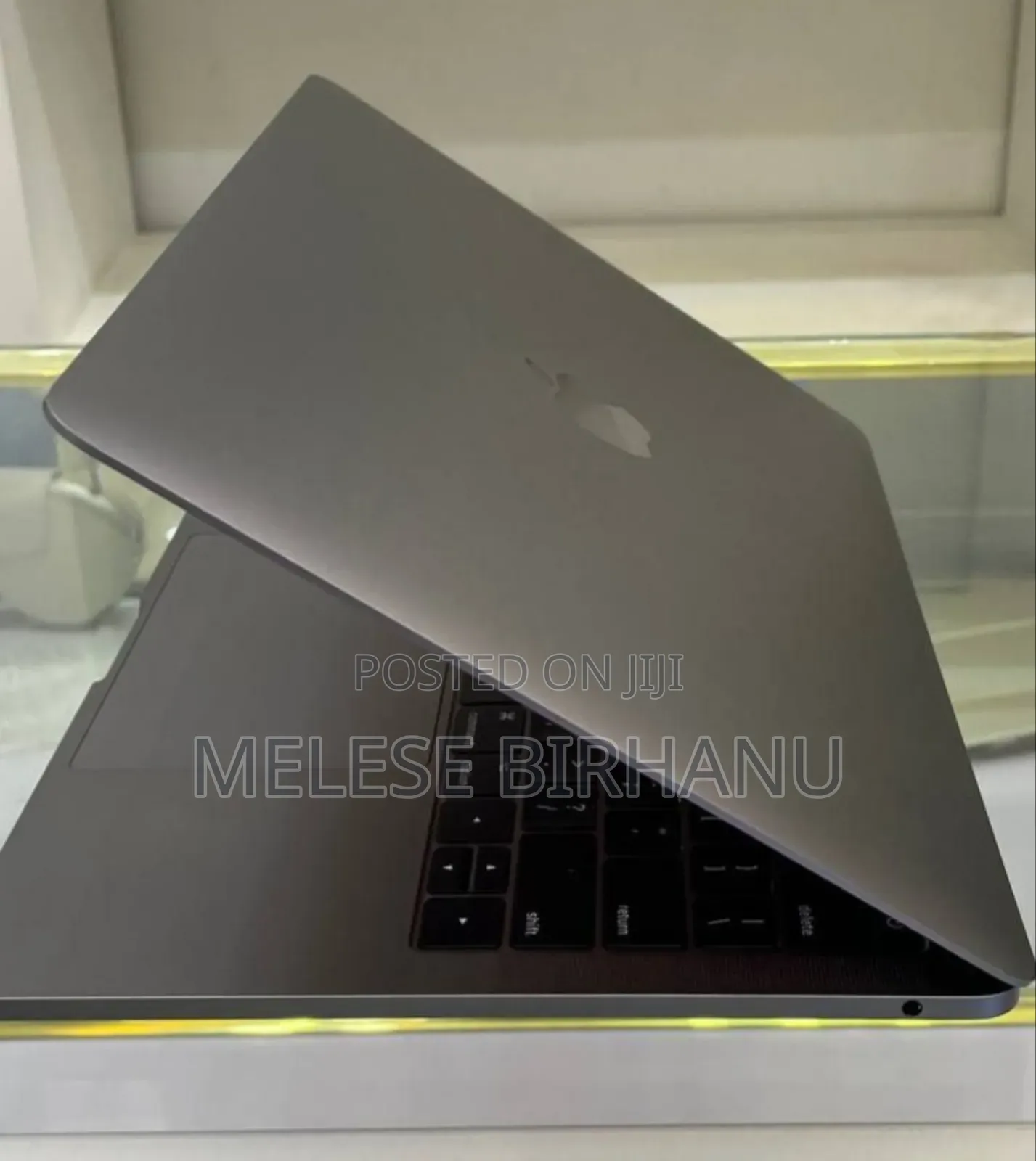 New Laptop Apple MacBook Pro 2017 8GB Intel Core I5 SSD 512GB