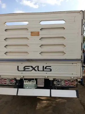 Isuzu. Oboma. 2022