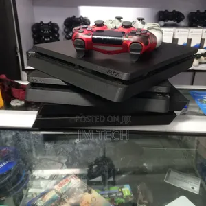 Slim Model PS4