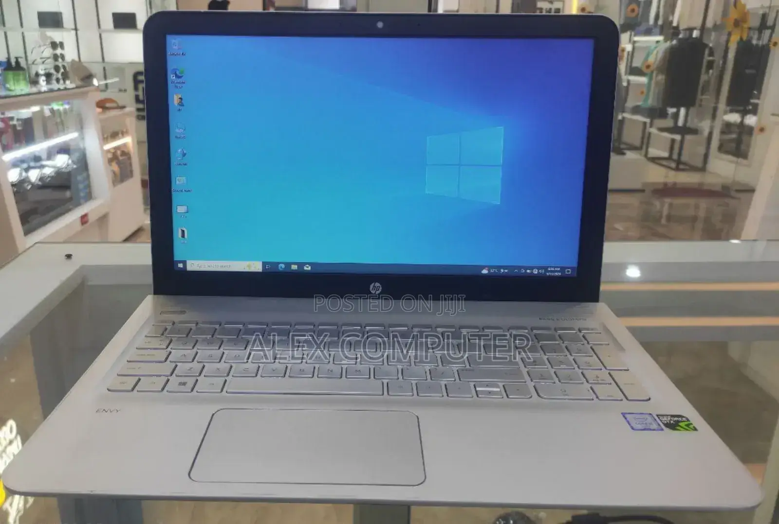 New Laptop HP Envy X360 8GB Intel Core I5 HDD+SSD 640GB