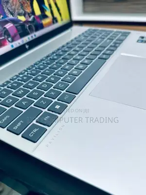 New Laptop HP Pavilion 17 16GB Intel Core I7 SSD 1T