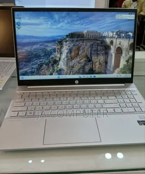 New Laptop HP Pavilion 15 8GB AMD Ryzen 5 SSD 512GB