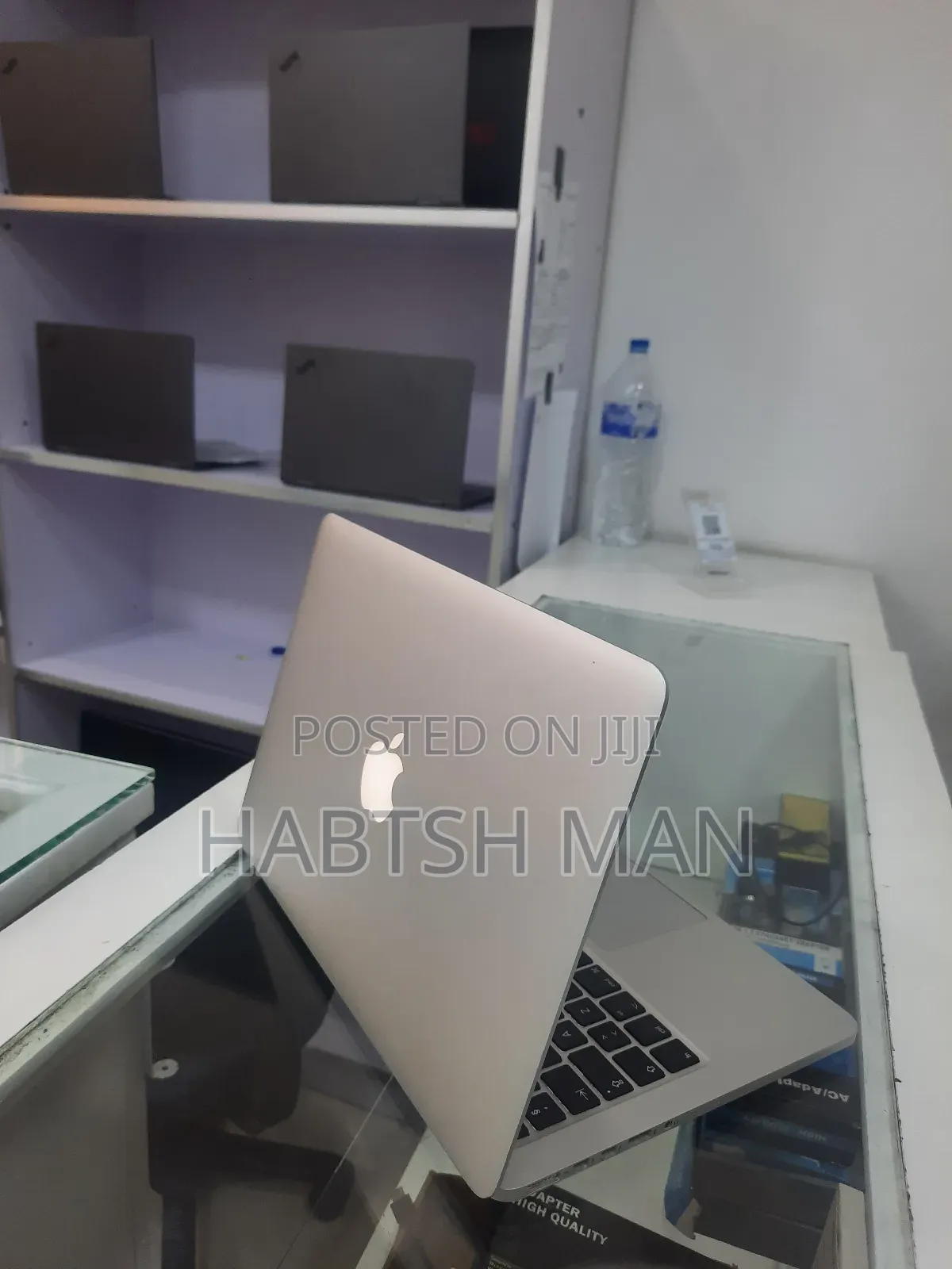 New Laptop Apple MacBook Pro 2015 8GB Intel Core I5 SSD 128GB