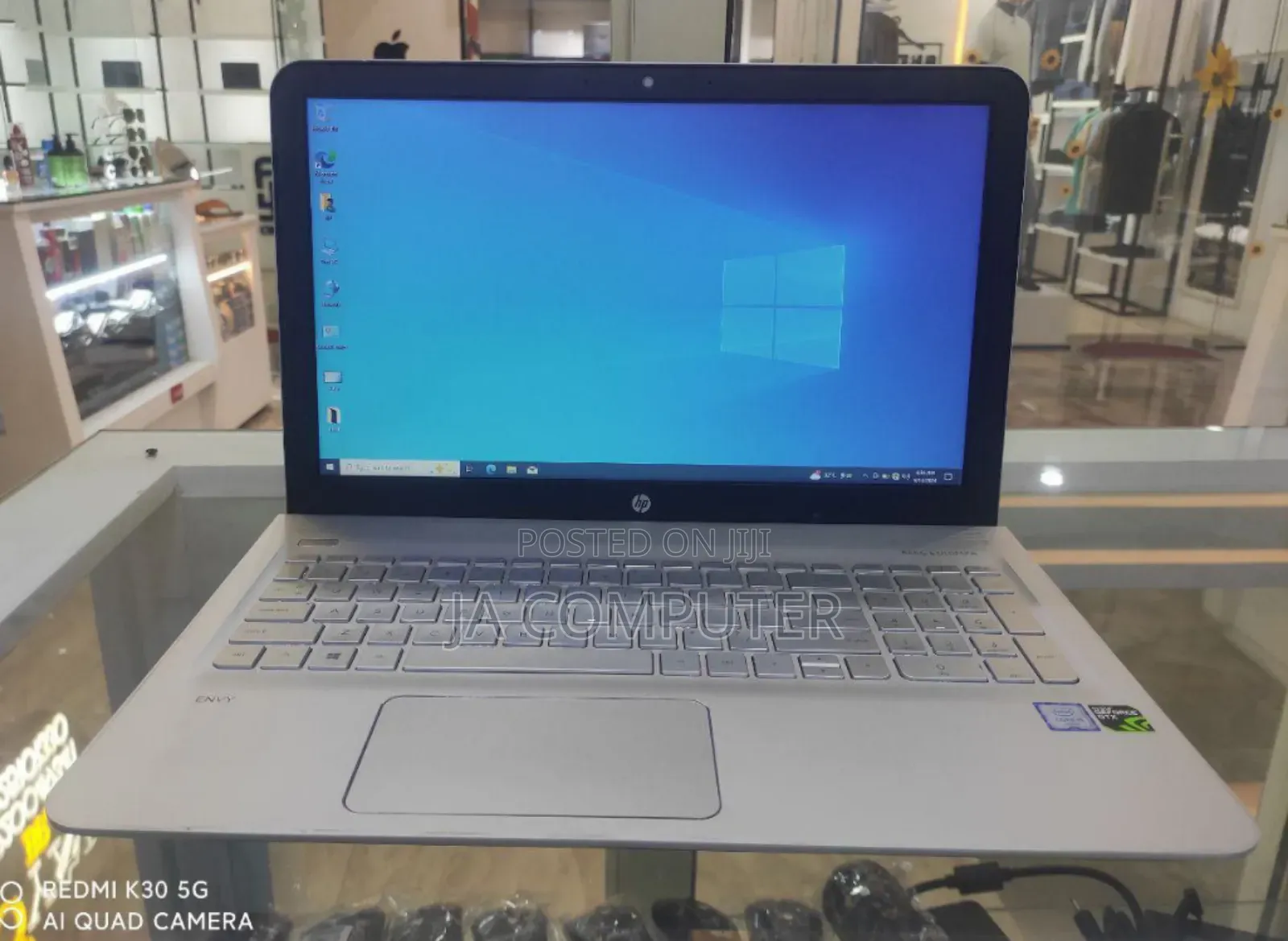 New Laptop HP Envy X360 8GB Intel Core I5 SSHD (Hybrid) 750GB