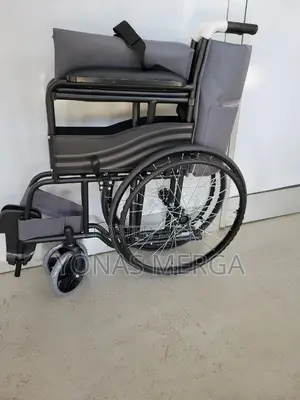 Portable Wheelchair Folds to a Compact Width፪留wheelchair