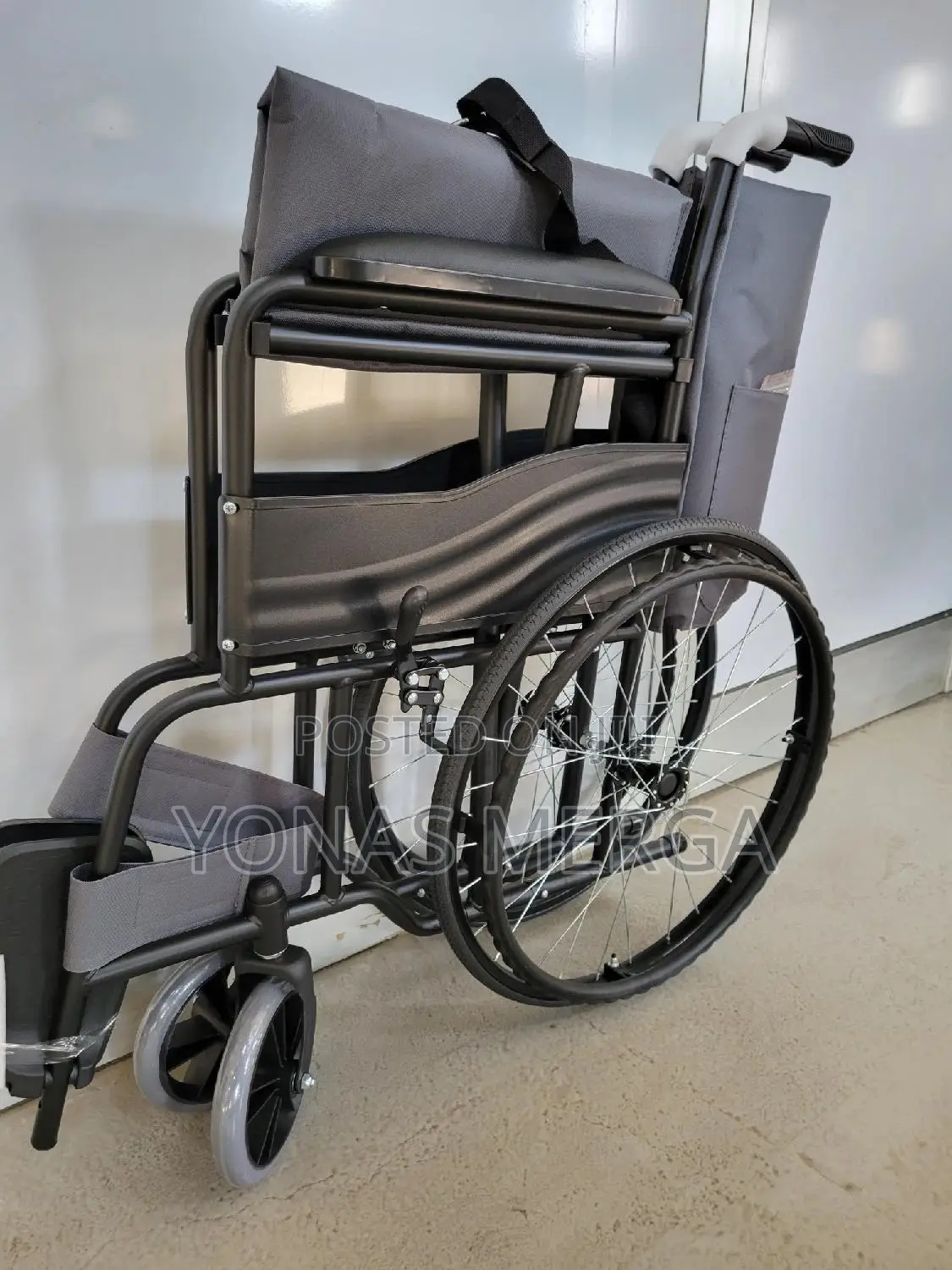 Wheelchair Includes Easy-to-Squeeze Hand Brakes Wheelchair
