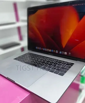 New Laptop Apple MacBook Pro 2017 16GB Intel Core I7 SSD 1T