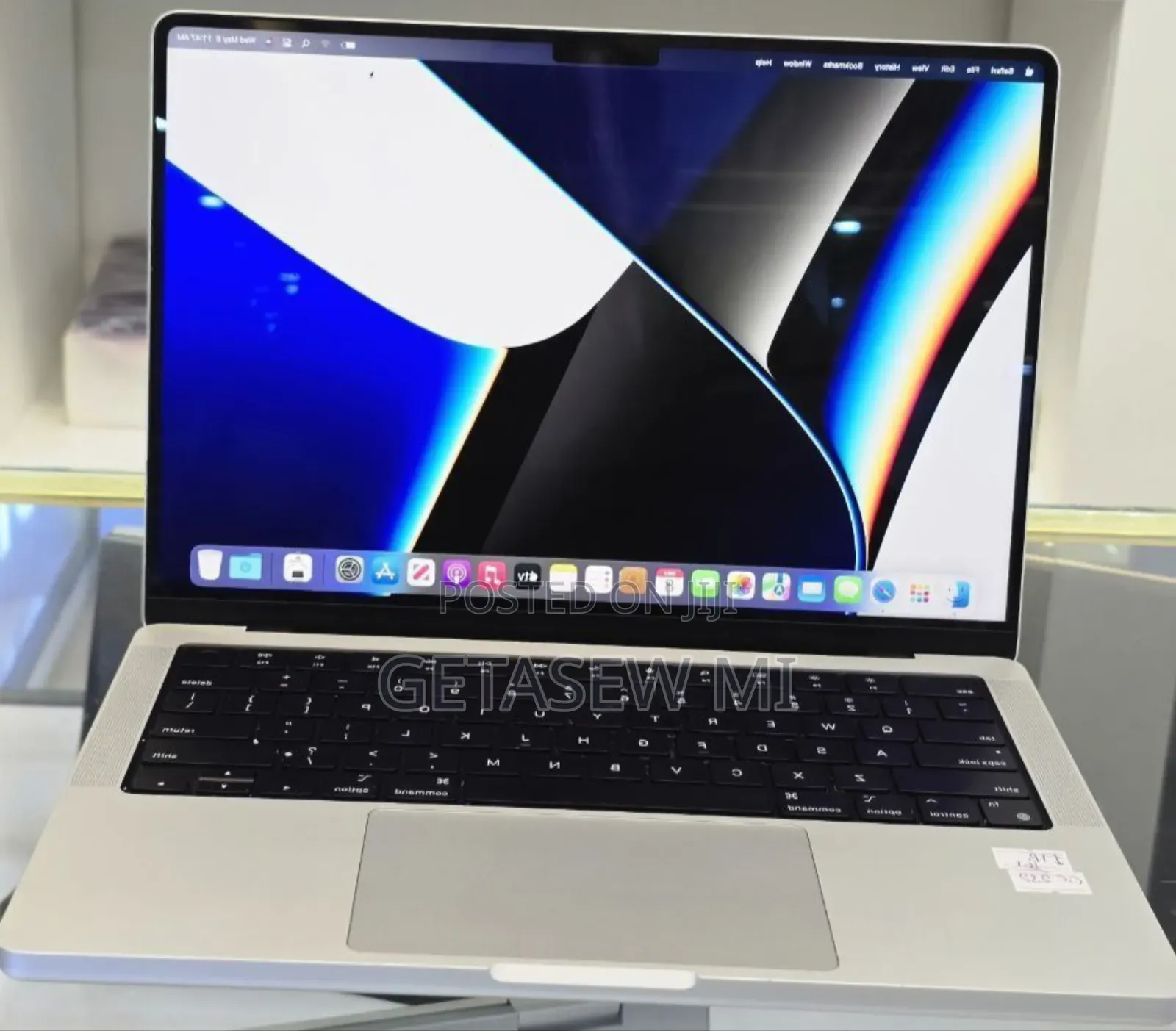 New Laptop Apple MacBook Pro 2021 M1 16GB Apple M1 Pro SSD 512GB
