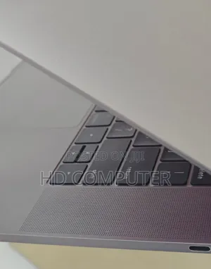 New Laptop Apple MacBook Pro 2017 16GB Intel Core I7 SSD 1T