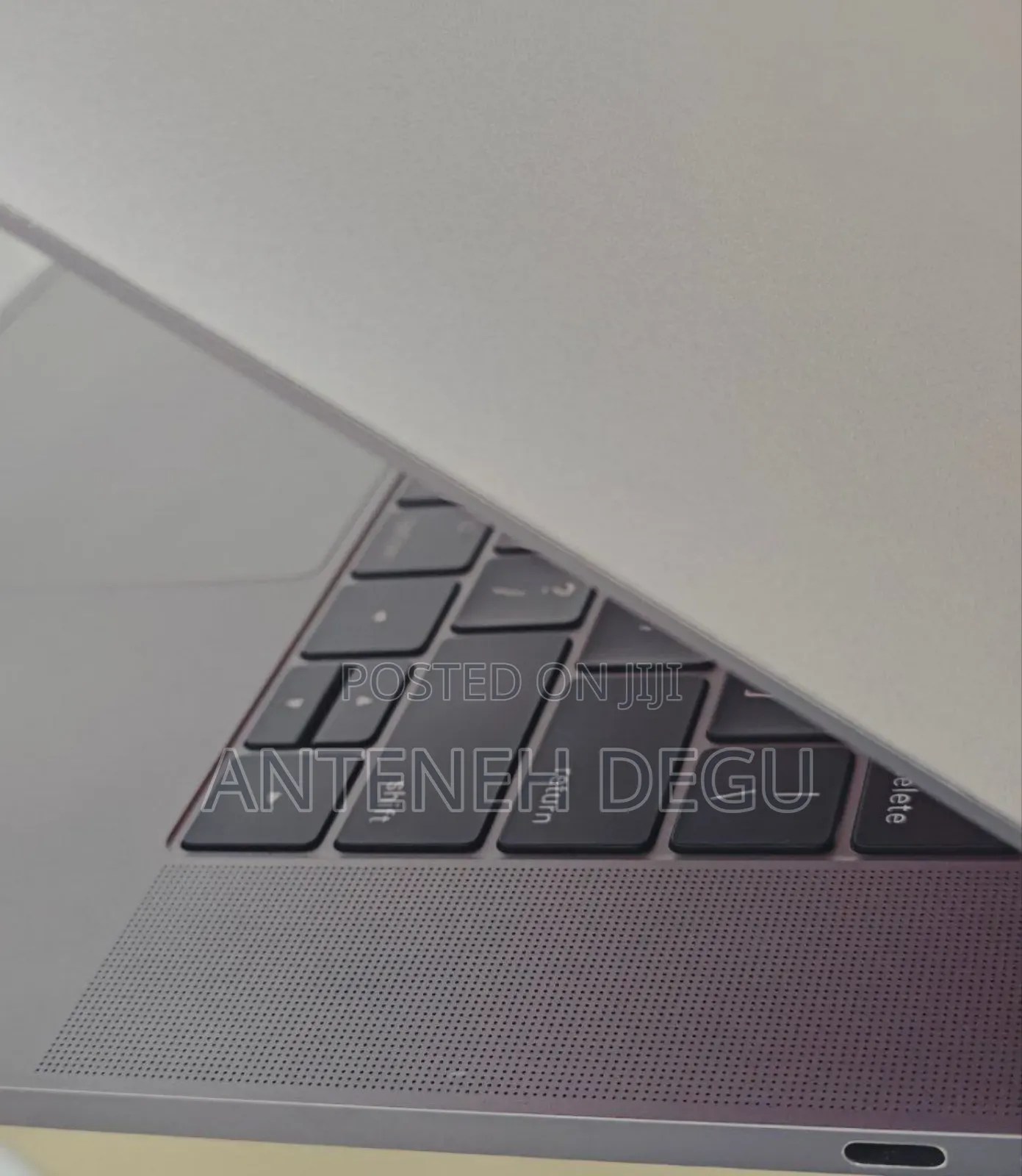 New Laptop Apple MacBook Pro 2017 16GB Intel Core I7 SSD 1T