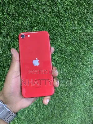 Apple iPhone SE (2020) 64 GB Red