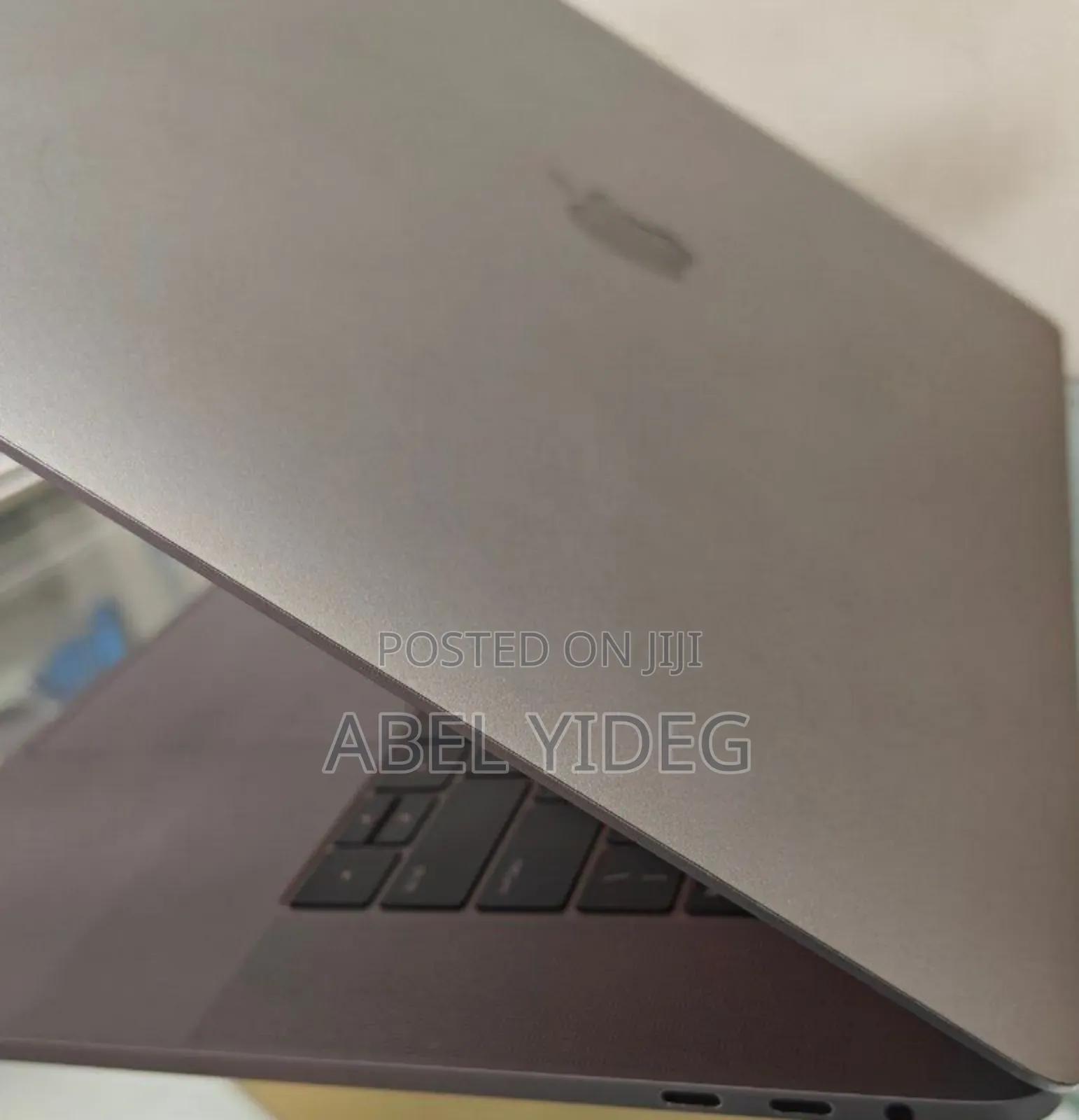 New Laptop Apple MacBook Pro 2017 16GB Intel Core I7 SSD 1T