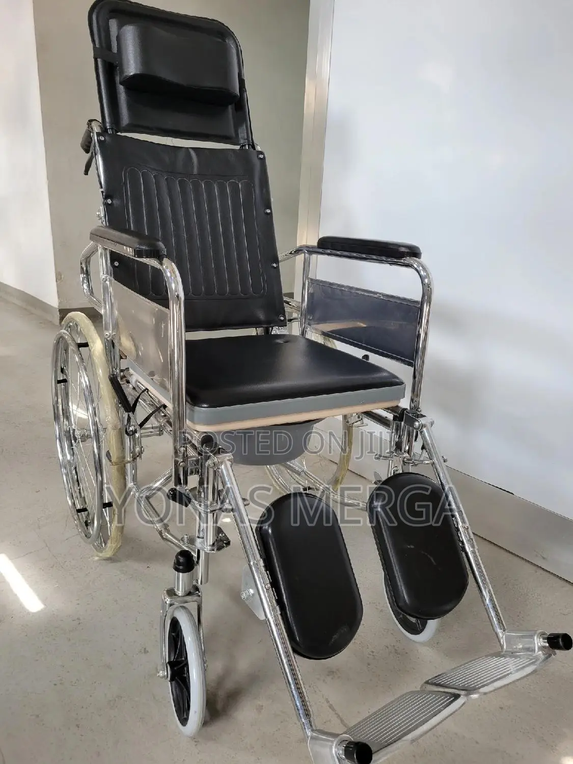 Toilet Wheelchair፪5ዊልቼር፣Backrest for Comfort Pressure Relief
