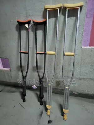 ክራንች/Crutches Availability:Readily Available Medical Supply