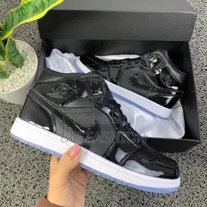 Air Jordan 1 High Black