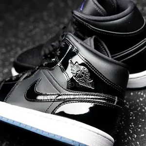 Air Jordan 1 High Black