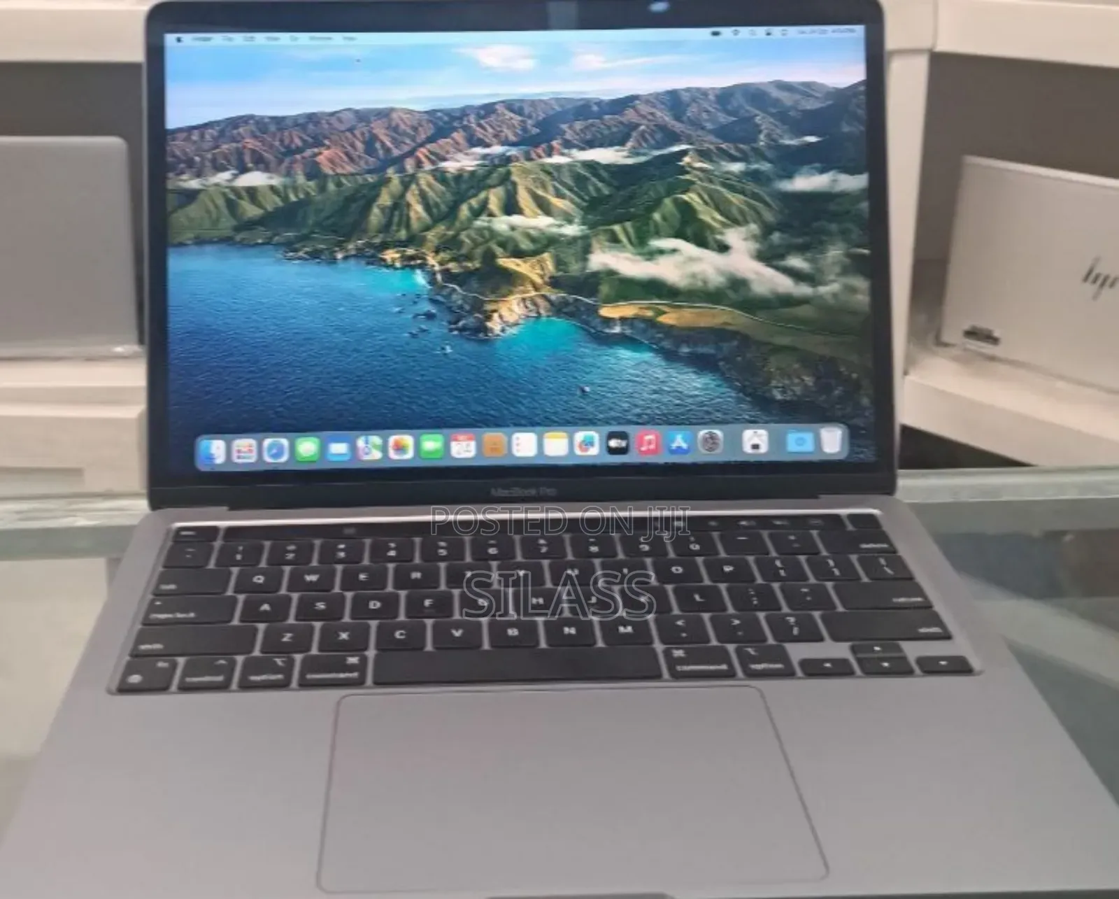 New Laptop Apple MacBook Pro 2020 M1 8GB Apple M1 Pro SSD 256GB