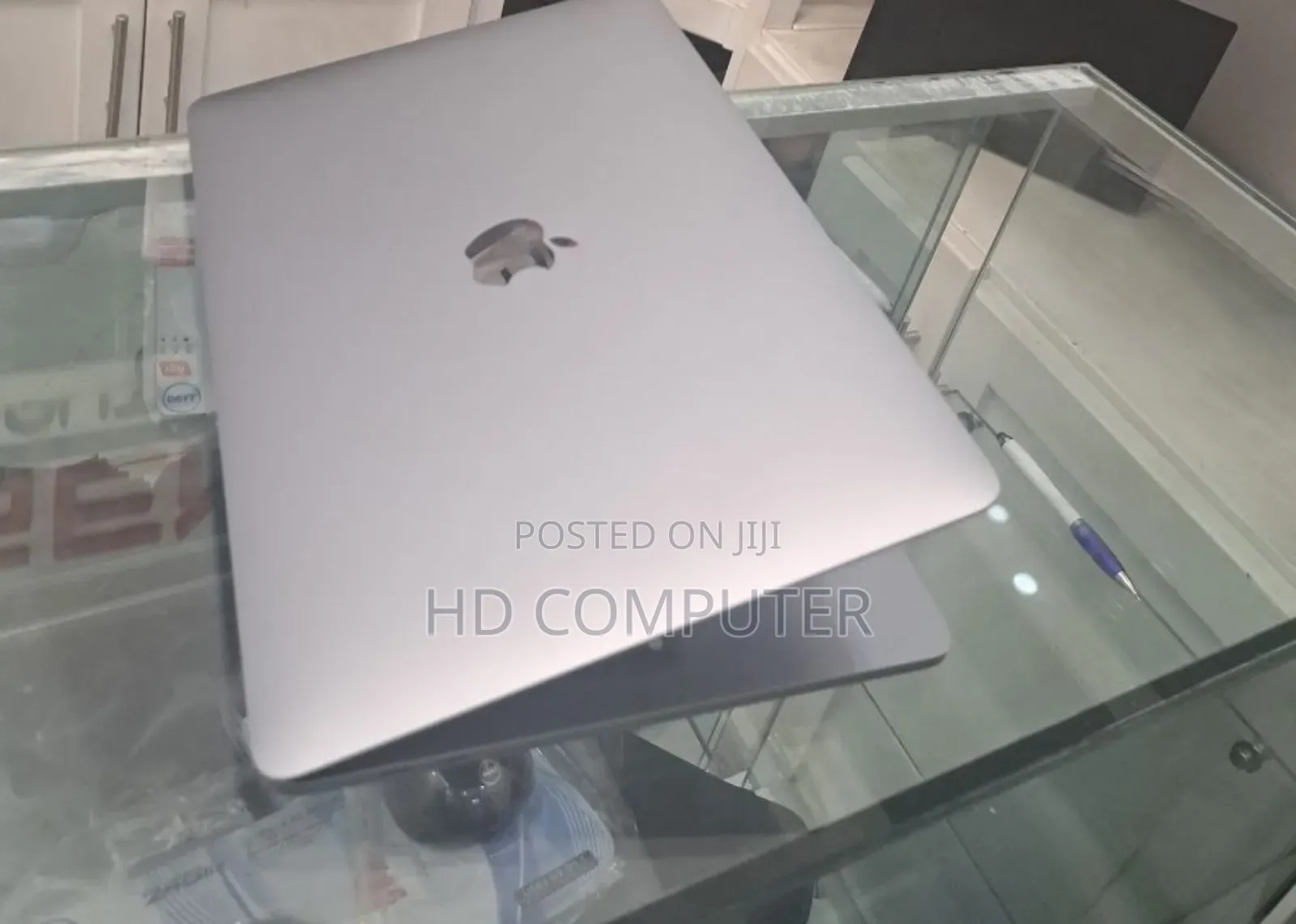 New Laptop Apple MacBook Pro M1 8GB Apple M1 SSD 256GB
