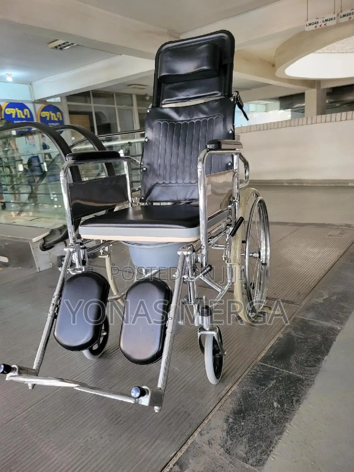 Wheelchair With Commode፻固wheelchair፮个ፖፖwheelchair*฿Wheelcher