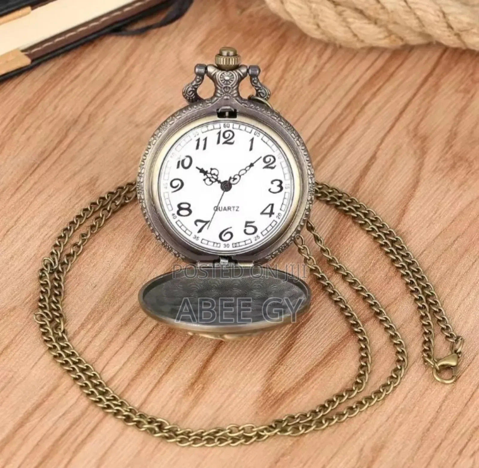 Vintage Fashion Bronze Old School Quartz Watches With Chain