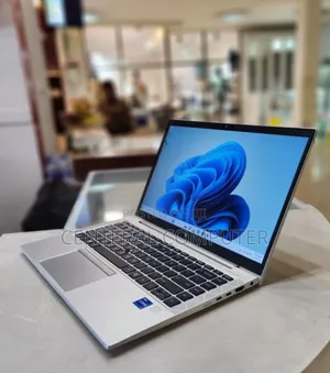 New Laptop HP EliteBook 830 16GB Intel Core I7 SSD 512GB