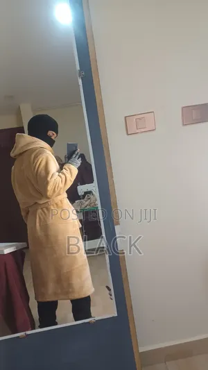 Gawn (Bath Robe)