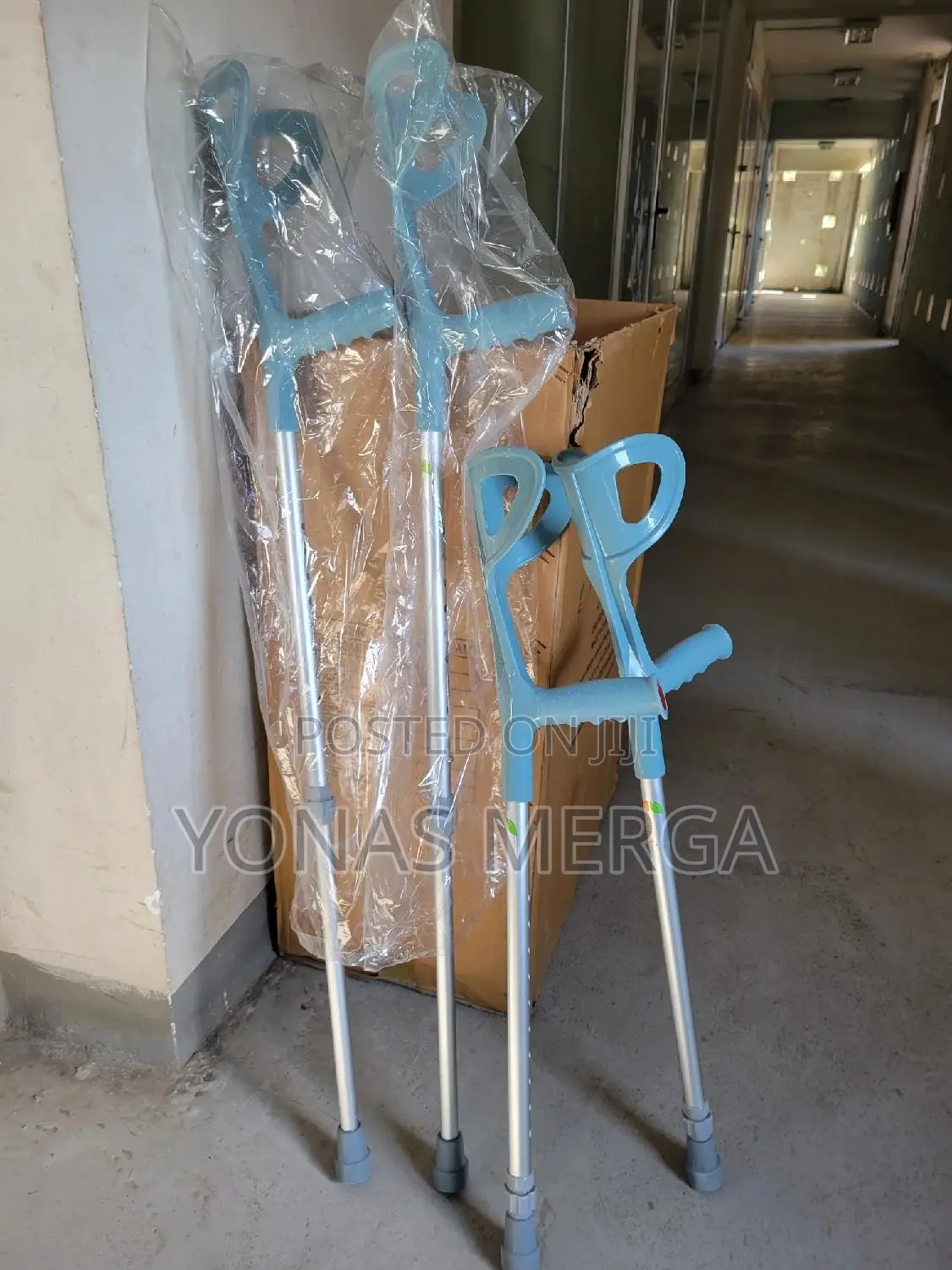 Elbow Crutches ፸%Walking: Move the Affected Leg and Crutches