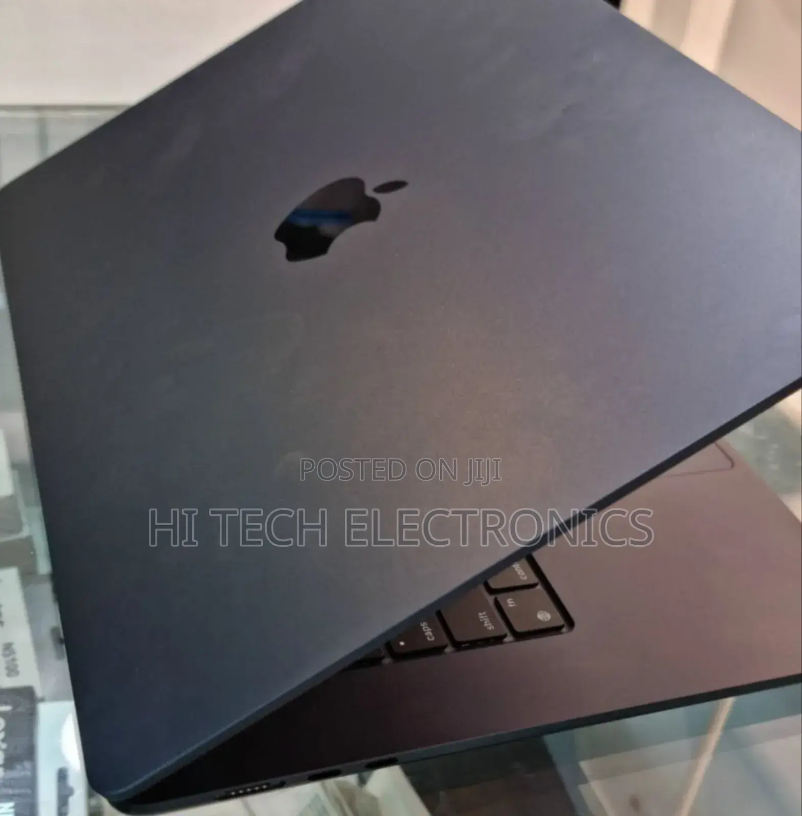 New Laptop Apple MacBook Pro 2023 M3 14-Inch 8GB Apple M3 SSD 256GB