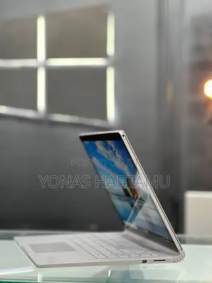 New Laptop Microsoft Surface 8GB Intel Core I5 SSD 256GB