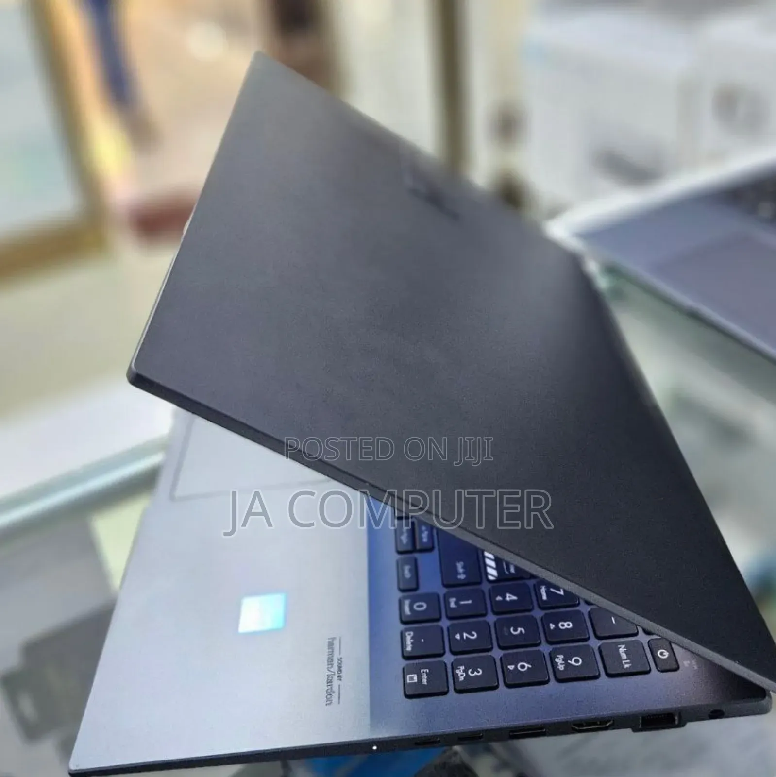 New Laptop Asus VivoBook Pro 17 N705UD 16GB Intel Core I7 SSD 512GB