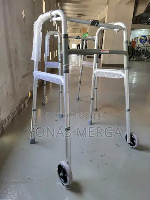 Walker፫。Walker፯匡walking Frame–Side Folding With Wheels/Skis