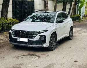 Hyundai Tucson 2021 White