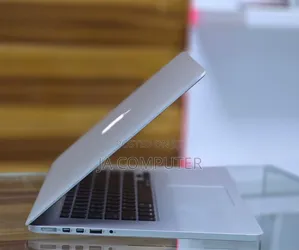New Laptop Apple MacBook Pro 2015 16GB Intel Core I7 SSD 512GB