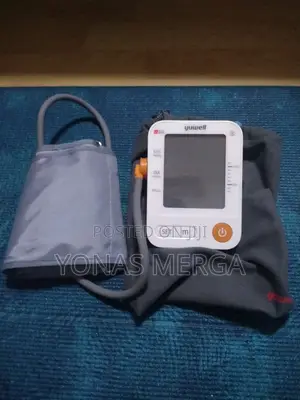 Automatic Digital Monitor.
Measurements: Displays Systolic