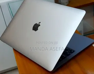 New Laptop Apple MacBook Air 8GB Apple M1 SSD 256GB