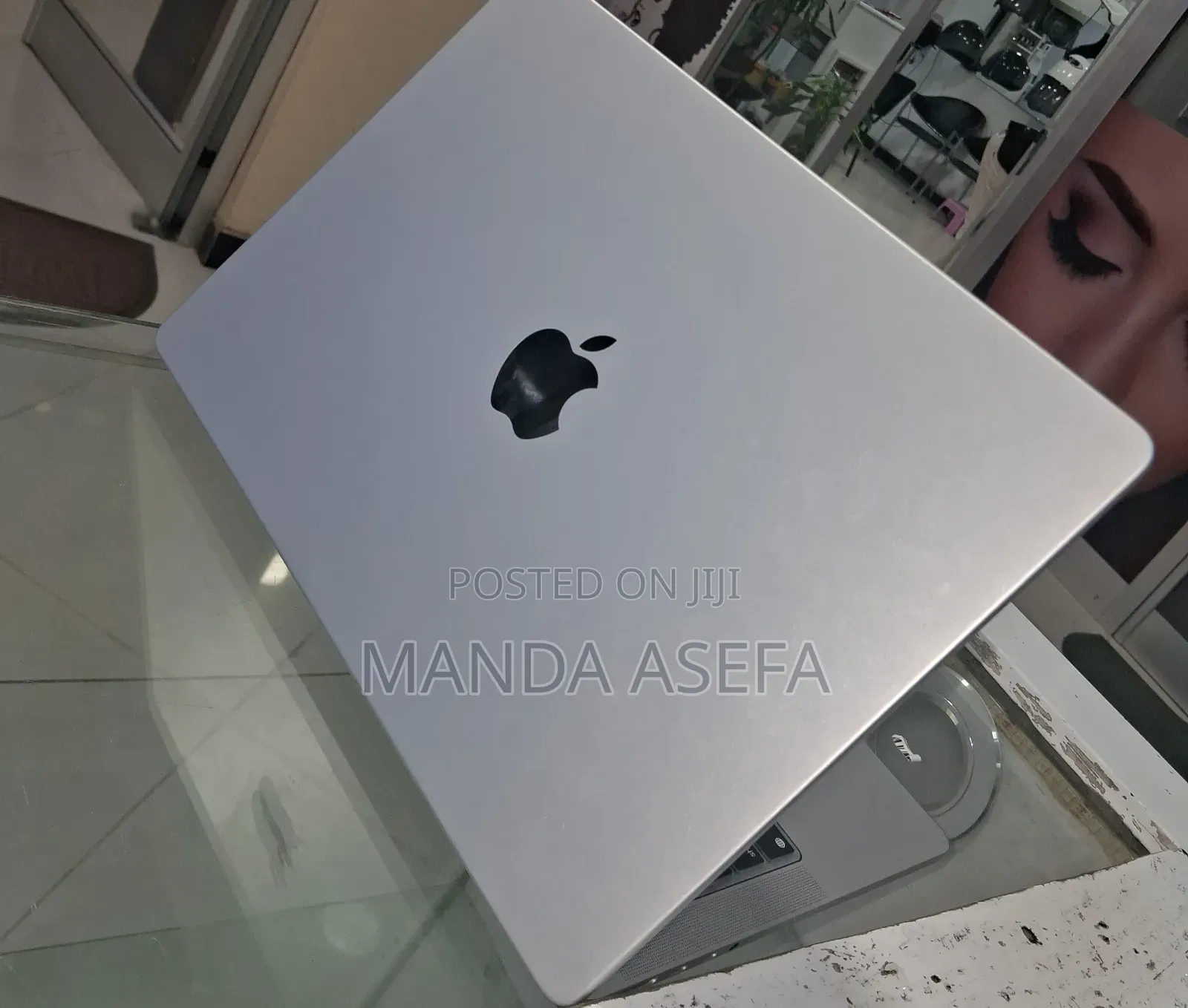 New Laptop Apple MacBook Pro 8GB Apple M3 SSD 512GB