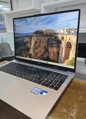 New Laptop Huawei MateBook 13 WRT-W19E 16GB Intel Core I7 SSD 512GB
