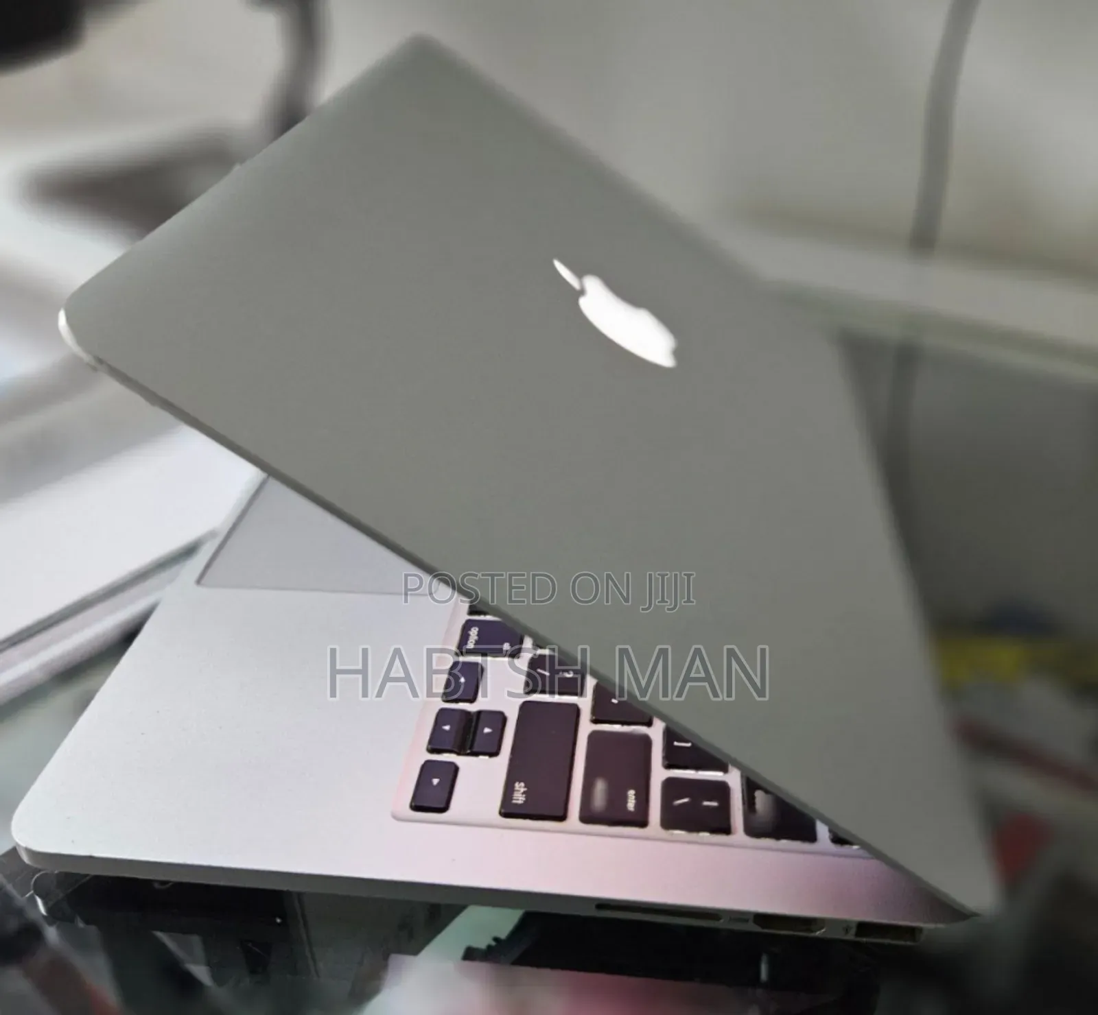 New Laptop Apple MacBook Pro 2015 8GB Intel Core I5 SSD 512GB