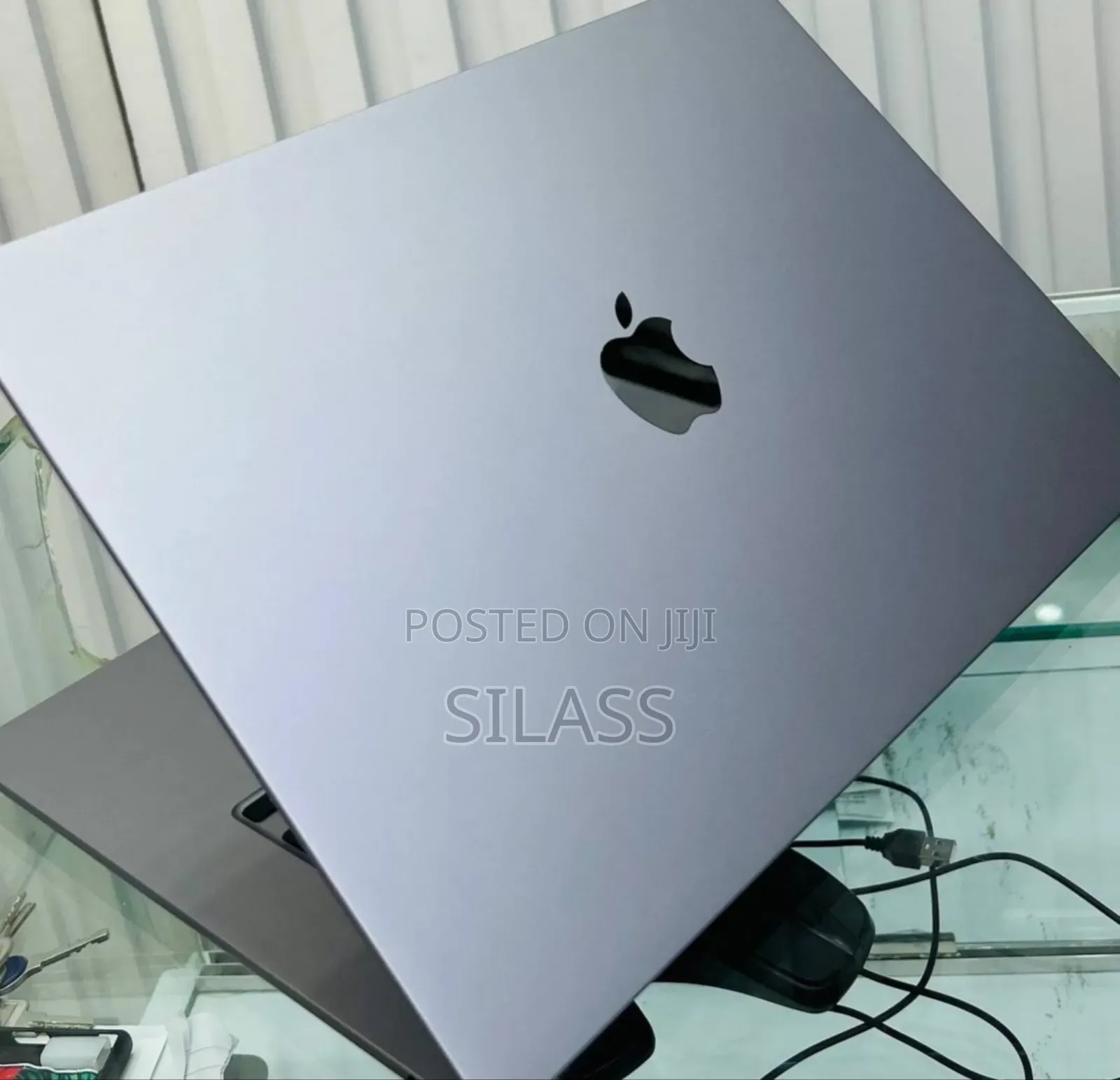 New Laptop Apple MacBook Air 2024 M3 15-Inch 16GB Apple M3 SSD 256GB