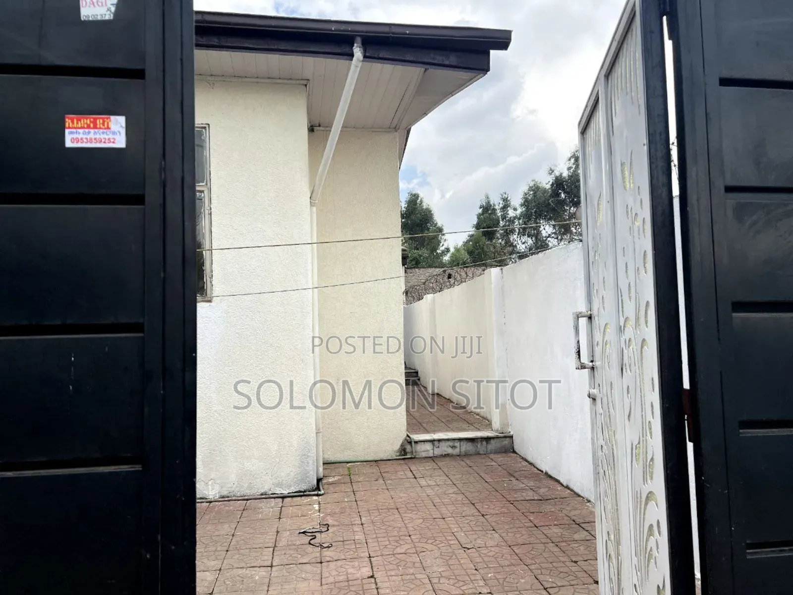 4bdrm House in Villa, Bole for sale