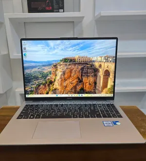 New Laptop Huawei MateBook 13 WRT-W29E 16GB Intel Core I7 SSD 512GB