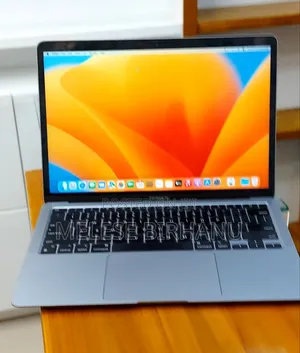 New Laptop Apple MacBook Air 2020 M1 8GB Apple M1 SSD 256GB