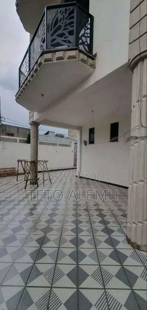6bdrm House in የሚሸጥ ቤት ወሰን, Bole for sale