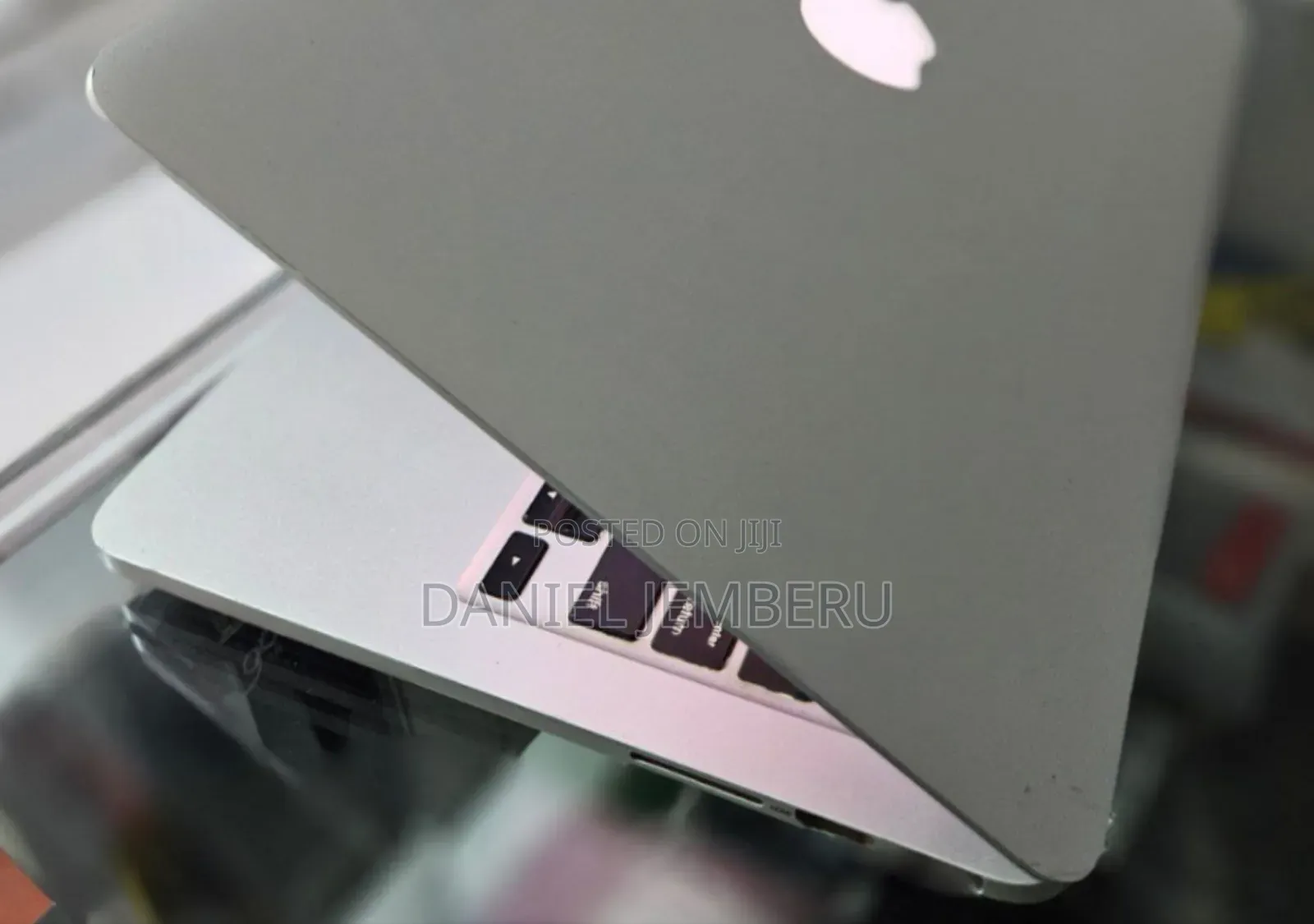 New Laptop Apple MacBook Pro 2015 8GB Intel Core I5 SSD 500GB